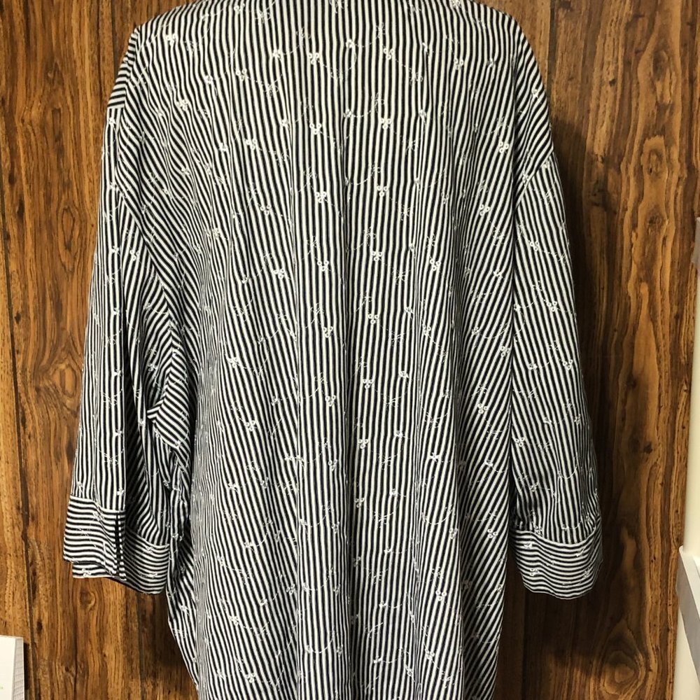 Maggie Barnes Embroidered Collared shirt - Picture 2 of 16